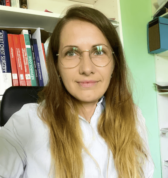 Dr. Alexandra Soldea — gynécologue obstétricienne et échographiste agréée à Lyon et Miribel